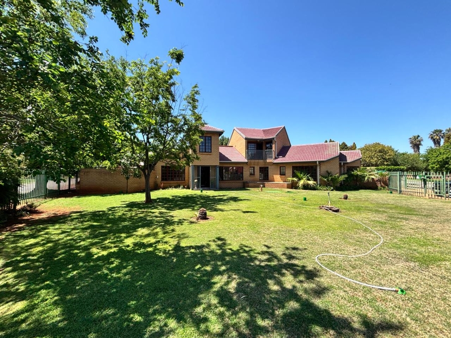 3 Bedroom Property for Sale in Mooivallei Park North West